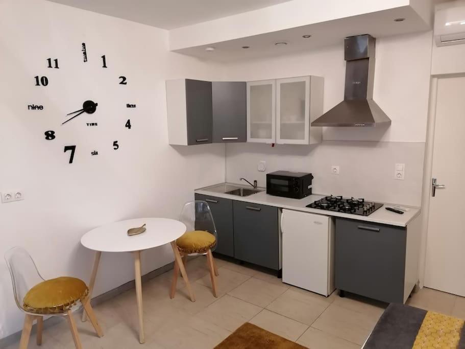 Proche Du Centre-ville Apartamento Carcasona